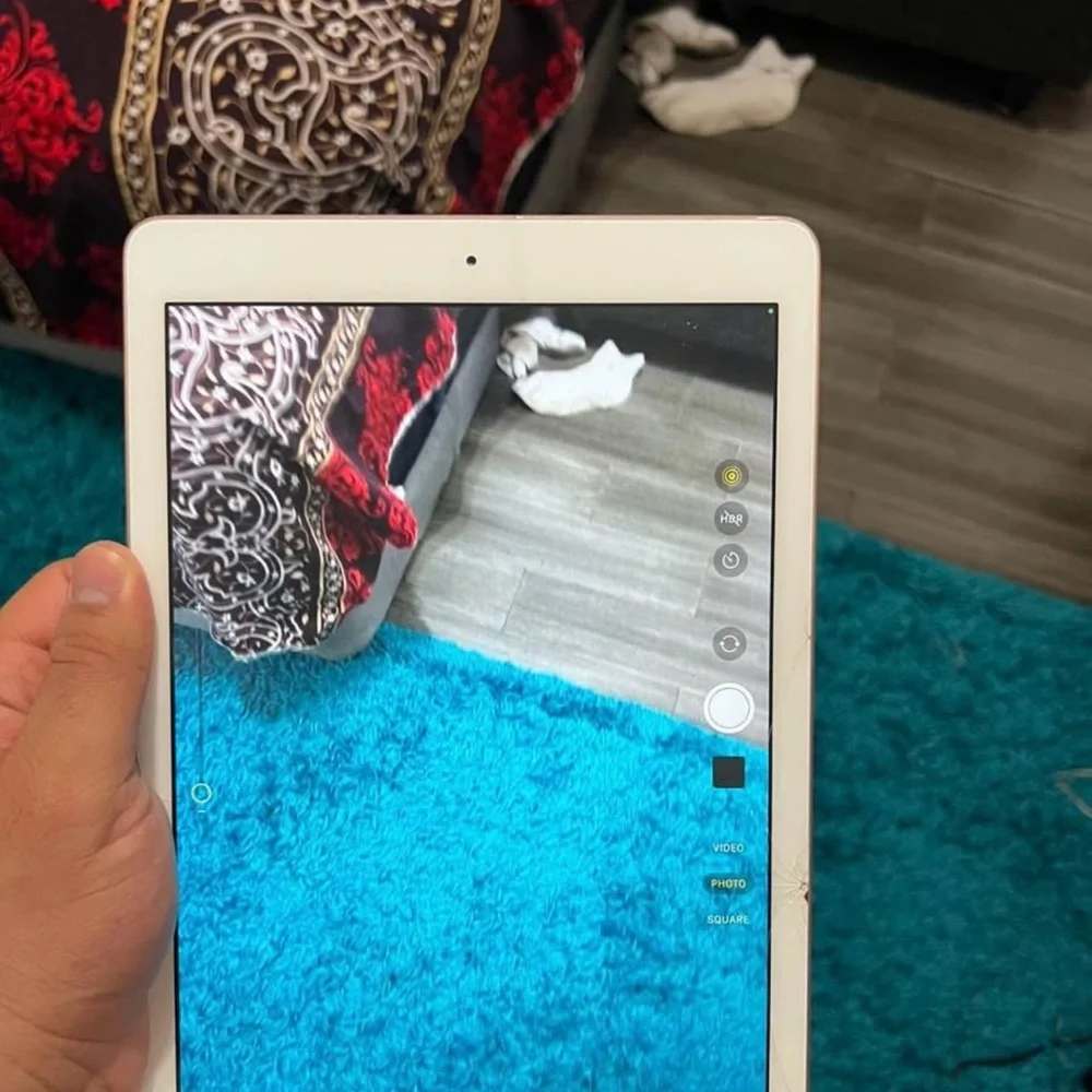 Apple Silver iPad Tablet with Vibrant Display
